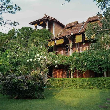 Djajanti House Bed & Breakfast Семаранг Екстериор снимка