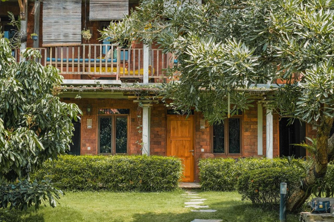 Djajanti House Bed & Breakfast Семаранг Екстериор снимка
