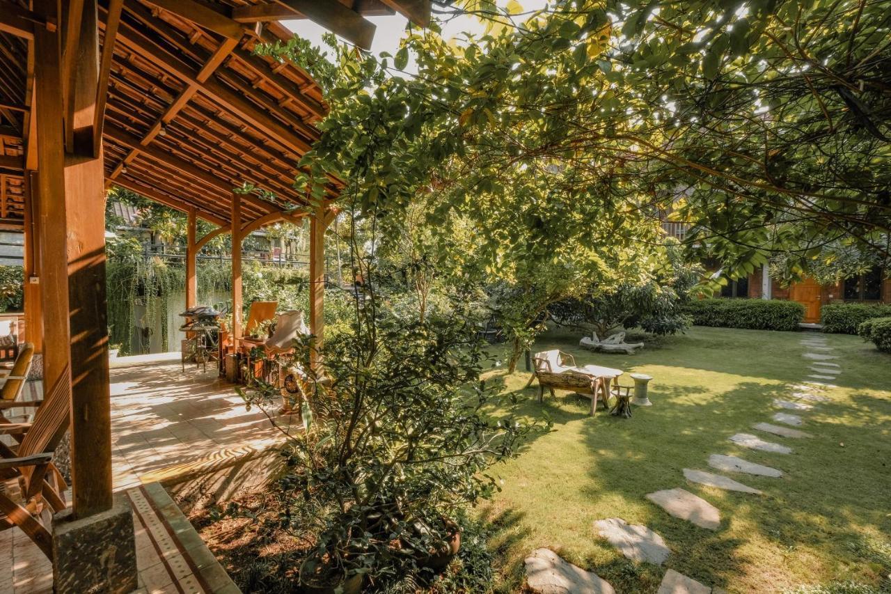 Djajanti House Bed & Breakfast Семаранг Екстериор снимка
