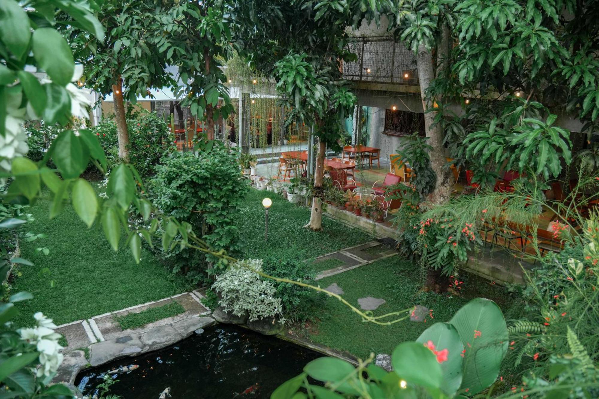 Djajanti House Bed & Breakfast Семаранг Екстериор снимка