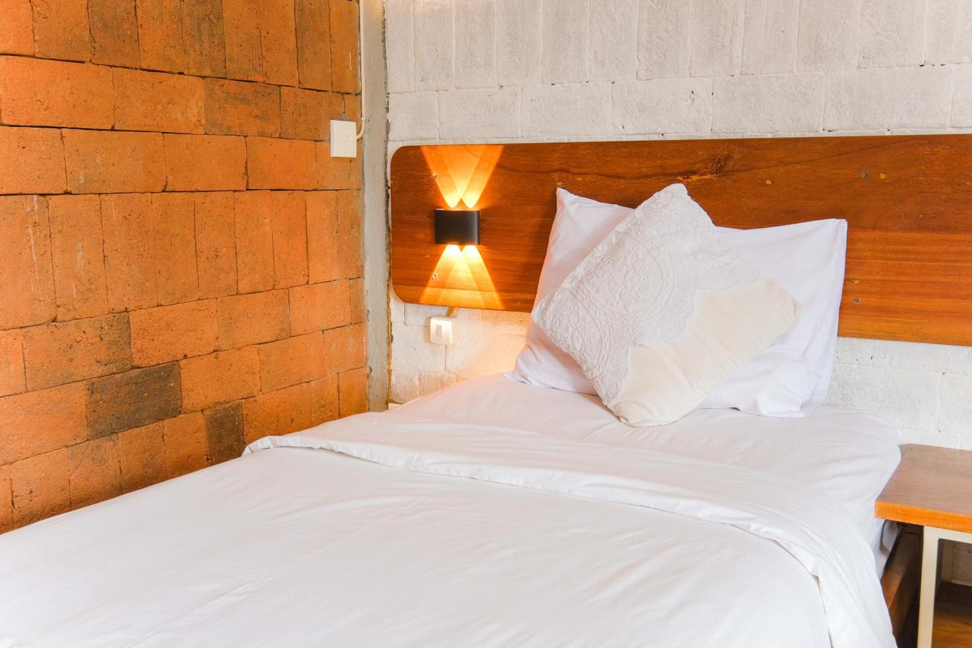 Djajanti House Bed & Breakfast Семаранг Екстериор снимка