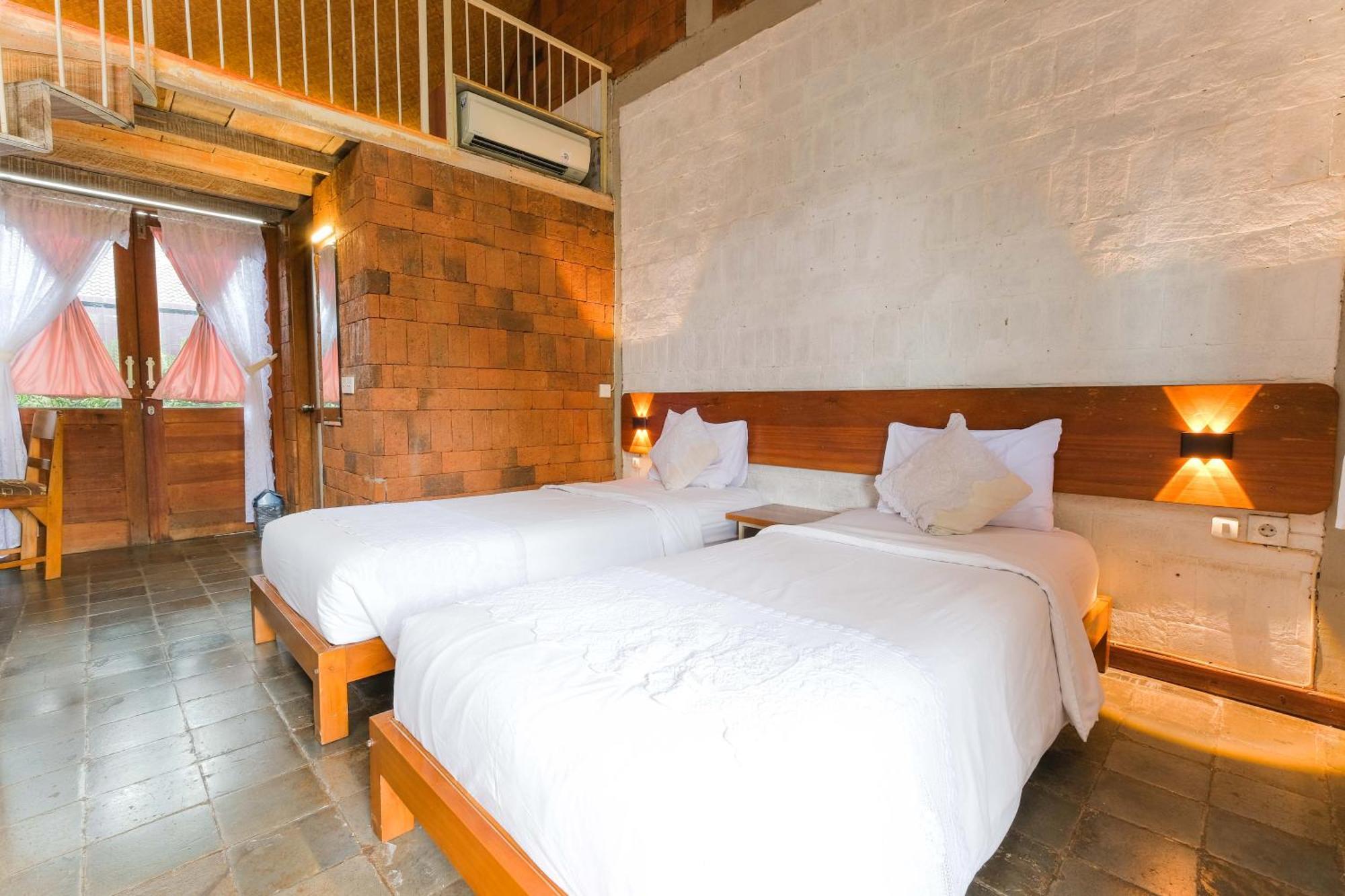 Djajanti House Bed & Breakfast Семаранг Екстериор снимка