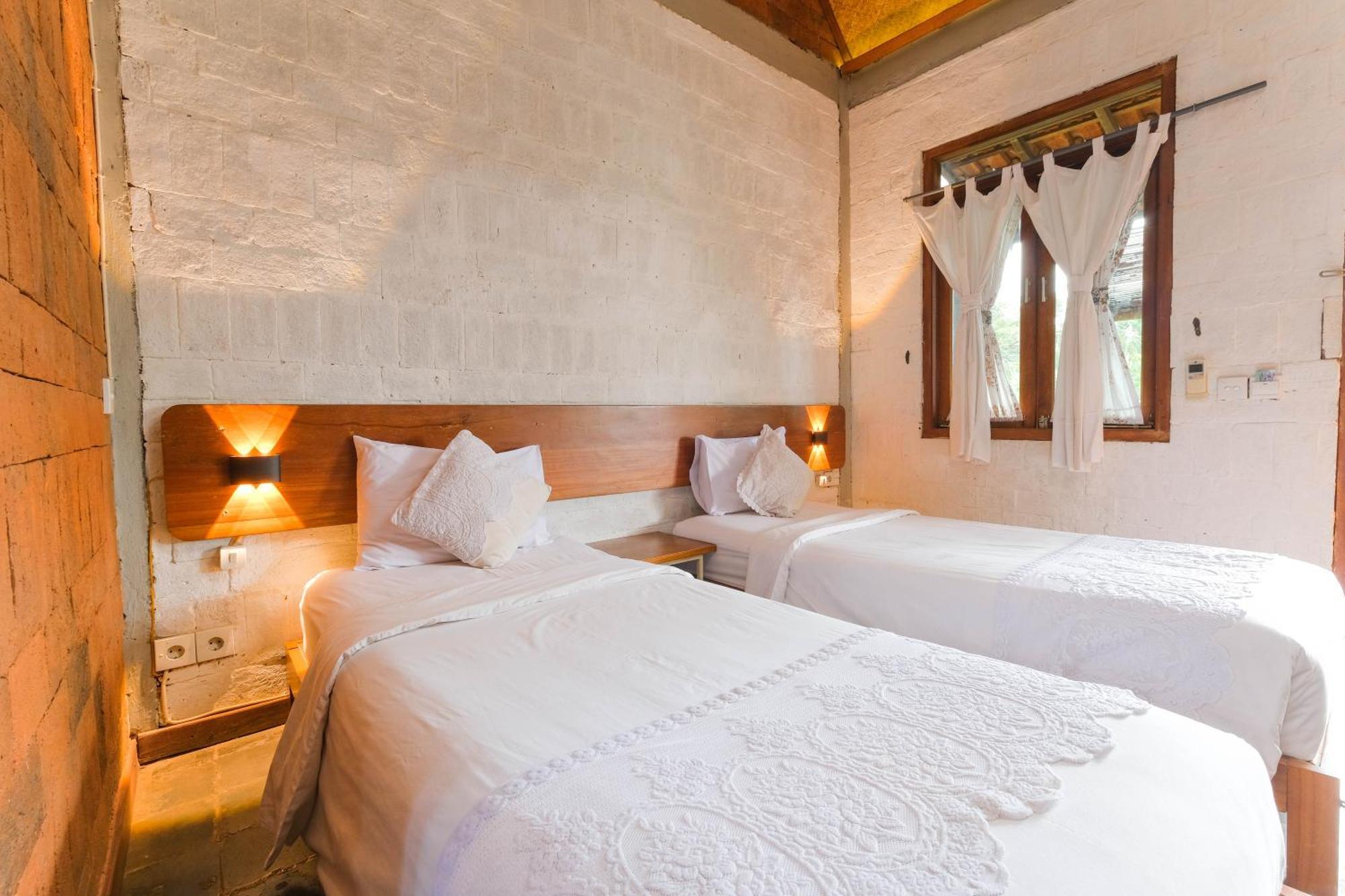 Djajanti House Bed & Breakfast Семаранг Екстериор снимка