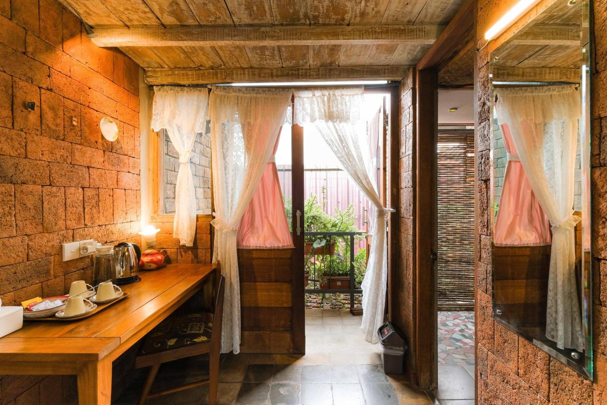Djajanti House Bed & Breakfast Семаранг Екстериор снимка