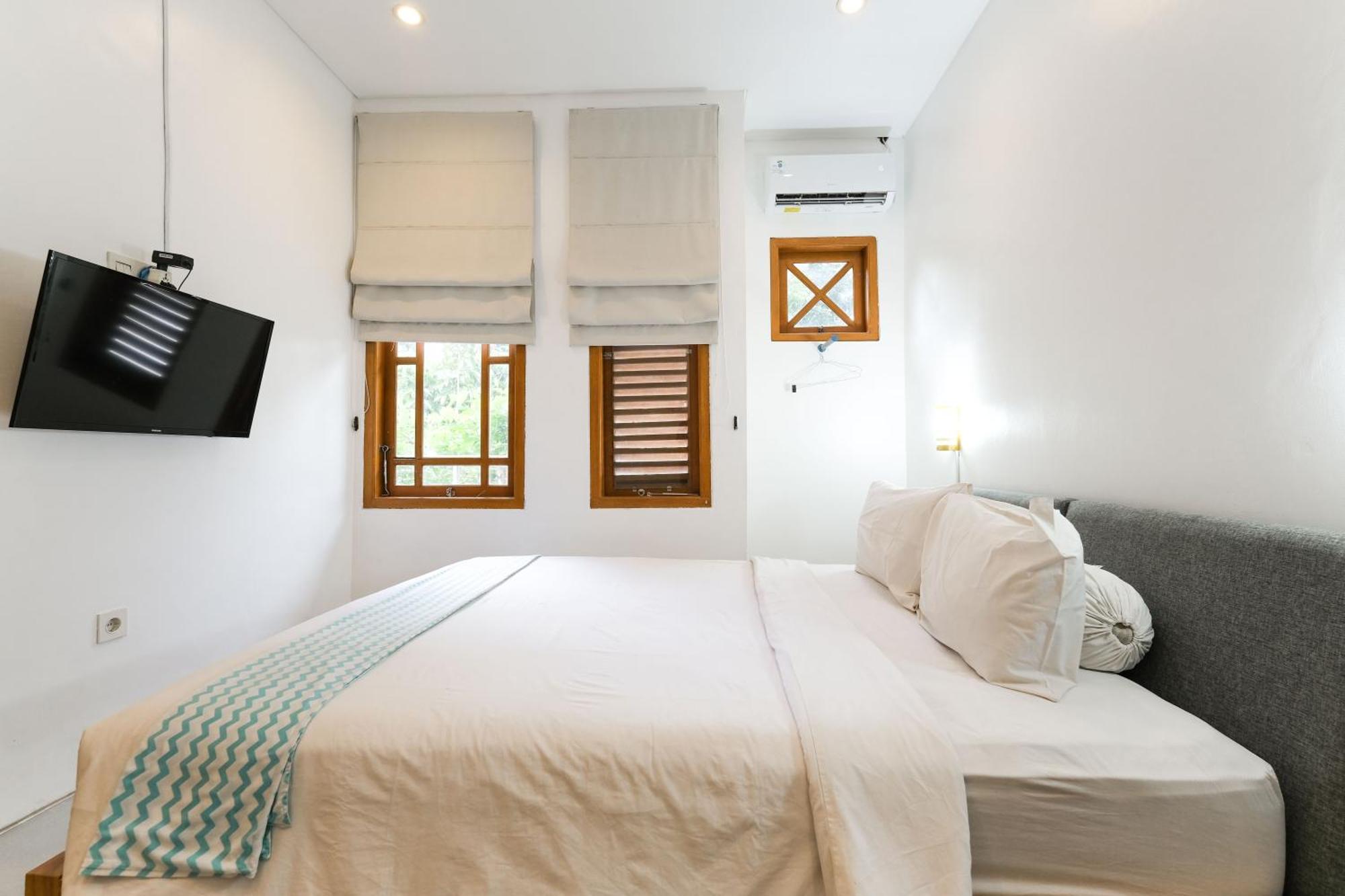 Djajanti House Bed & Breakfast Семаранг Екстериор снимка