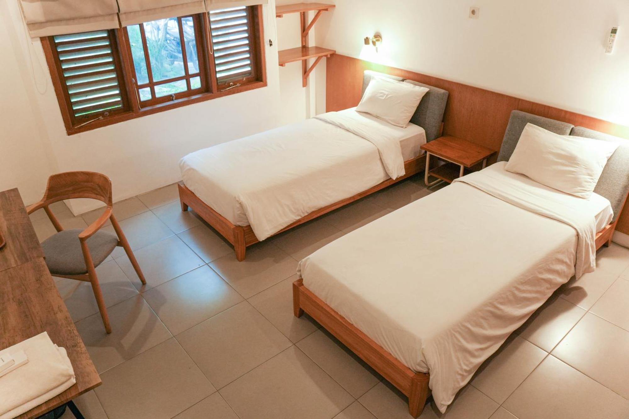 Djajanti House Bed & Breakfast Семаранг Екстериор снимка